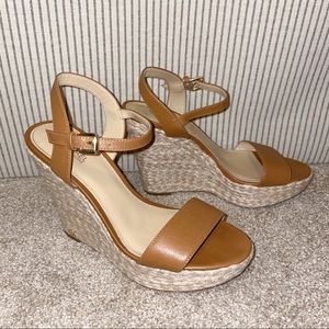 MICHAEL KORS cognac leather wedge sandal